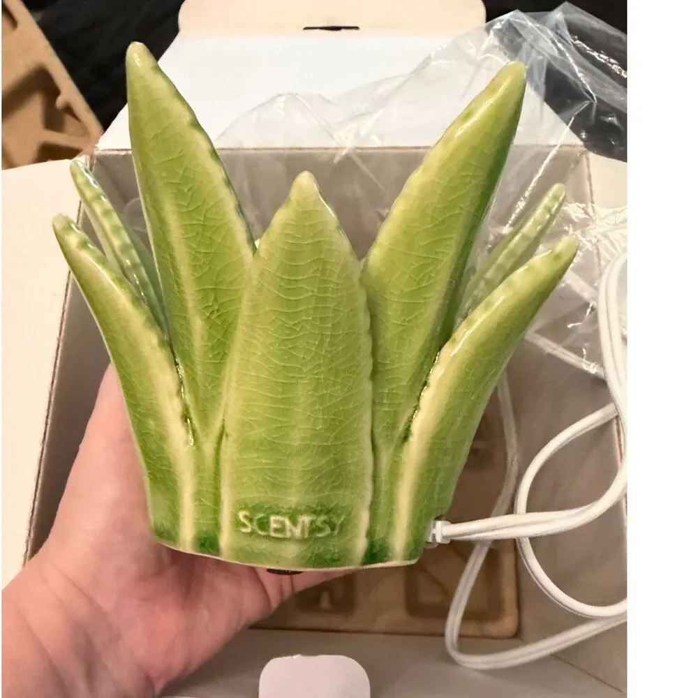 Scentsy authentic aloe